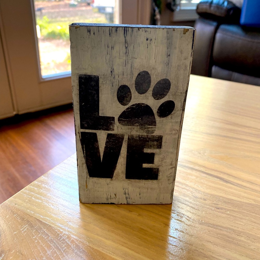 Dog love sign